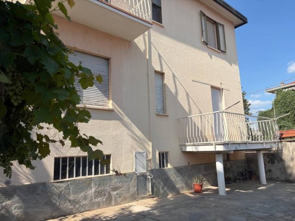 appartamento in vendita a Chieri in zona Canarone