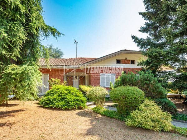 casa indipendente in vendita a Chieri in zona Roaschia