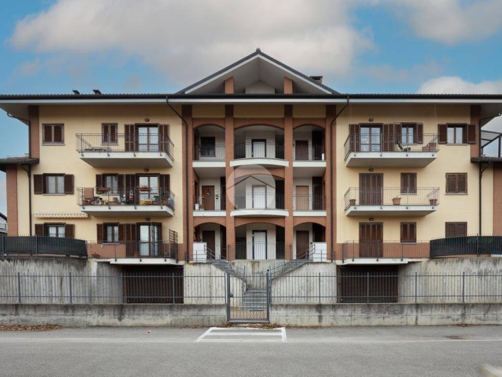 appartamento in vendita a Chieri in zona Canarone