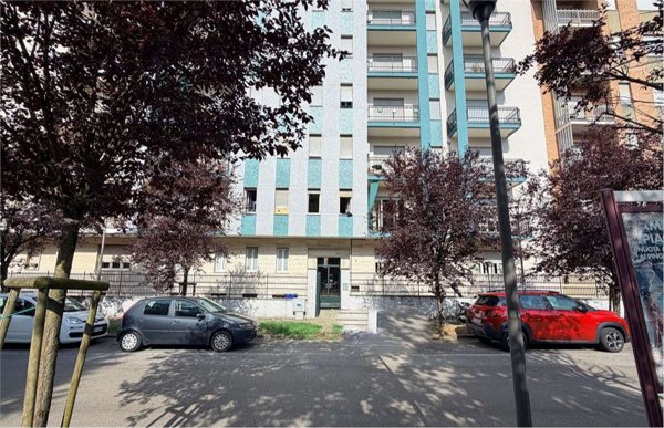 appartamento in vendita a Chieri in zona Canarone