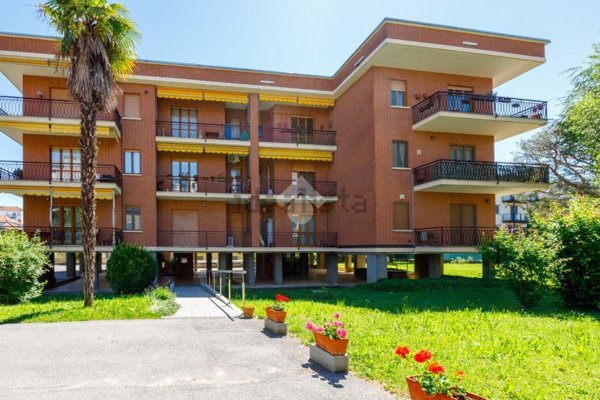 appartamento in vendita a Chieri in zona Canarone