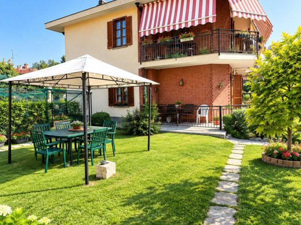 appartamento in vendita a Chieri in zona Canarone