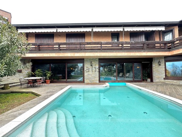 casa indipendente in vendita a Chieri in zona Roaschia