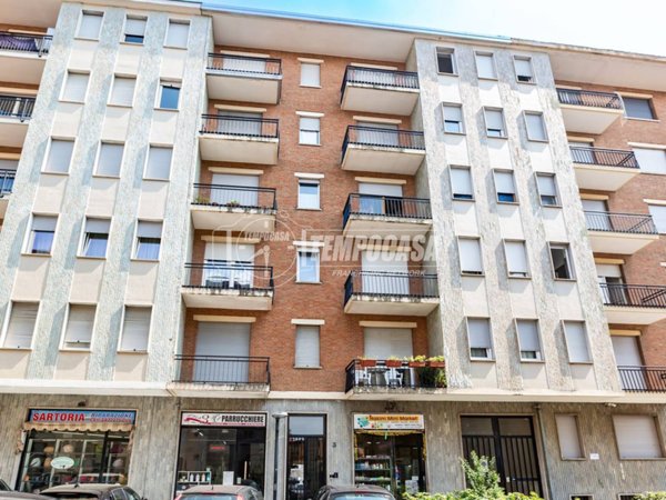 appartamento in vendita a Chieri in zona Canarone