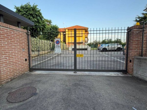 box auto in vendita a Chieri in zona Canarone