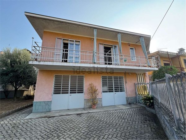casa indipendente in vendita a Chieri in zona Canarone