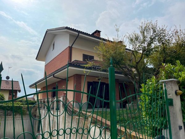 casa indipendente in vendita a Chieri