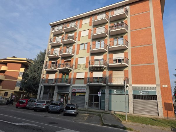 appartamento in vendita a Chieri in zona Canarone