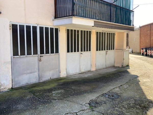 locale di sgombero in vendita a Chieri