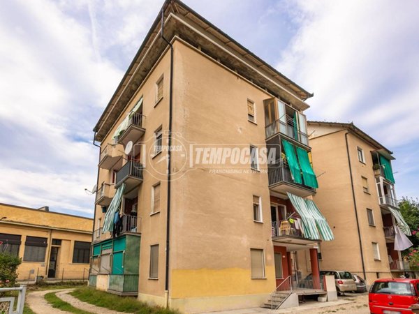 appartamento in vendita a Chieri in zona Canarone