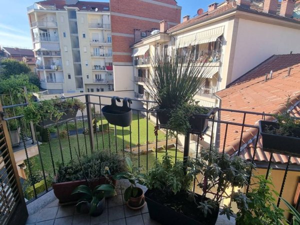 appartamento in vendita a Chieri in zona Canarone