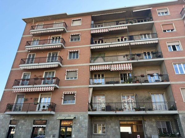 appartamento in vendita a Chieri in zona Canarone