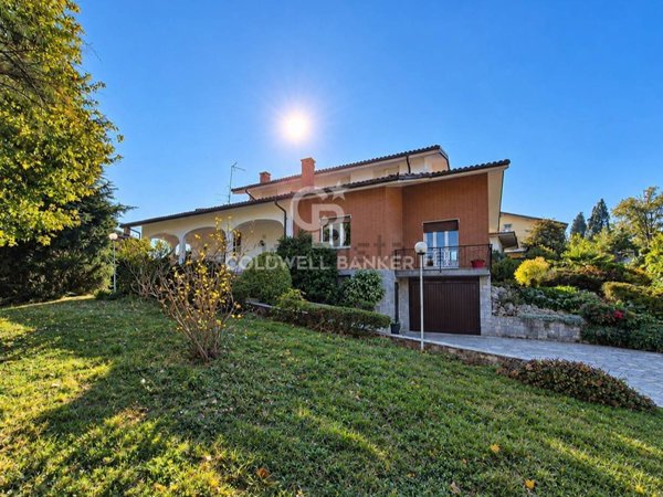 casa indipendente in vendita a Chieri in zona Roaschia