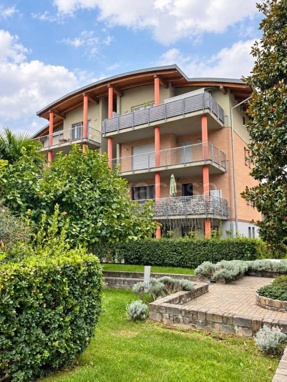 appartamento in vendita a Chieri in zona Canarone