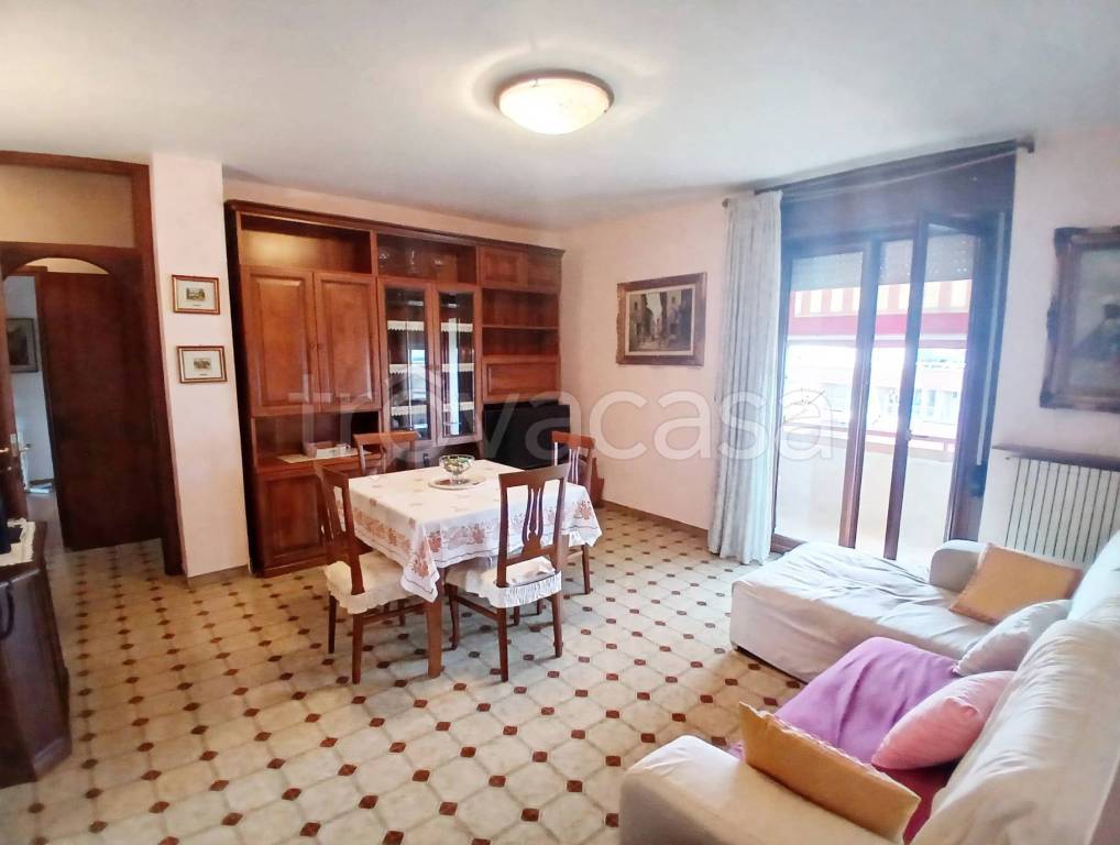 appartamento in vendita a Chieri in zona Borgata Maddalena