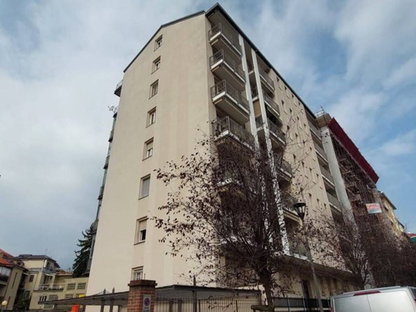 appartamento in vendita a Chieri in zona Canarone