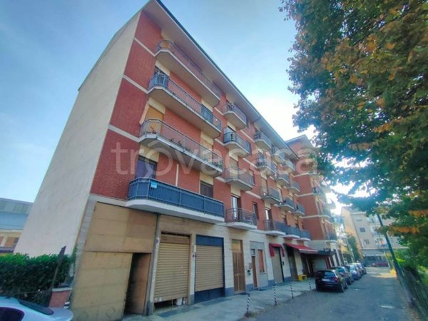 appartamento in vendita a Chieri in zona Canarone