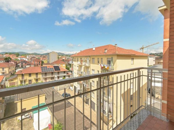appartamento in vendita a Chieri in zona Roaschia