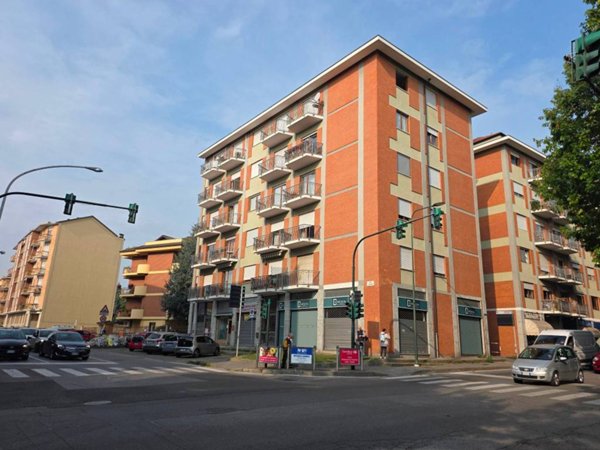 appartamento in vendita a Chieri in zona Canarone