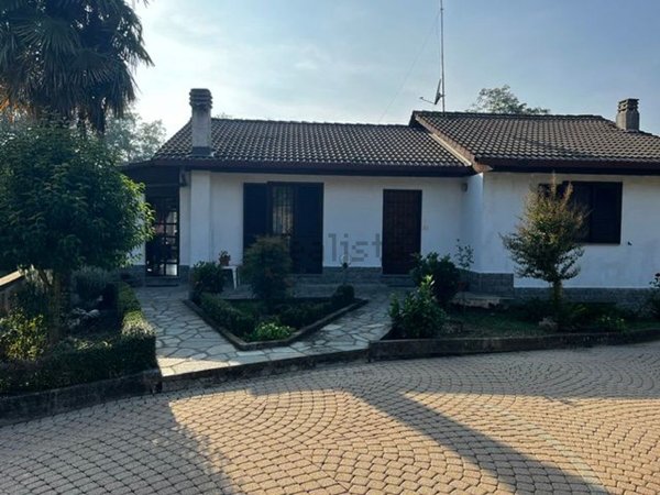casa indipendente in vendita a Chieri in zona Airali