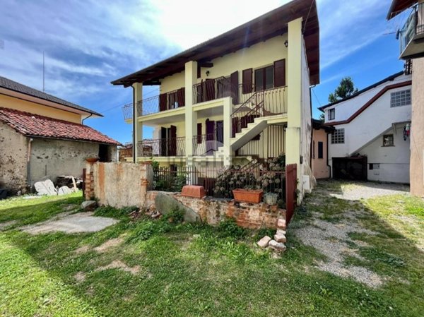 casa indipendente in vendita a Chiesanuova