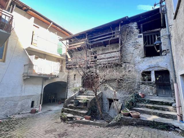 casa indipendente in vendita a Chiomonte