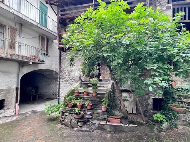 casa indipendente in vendita a Chiomonte