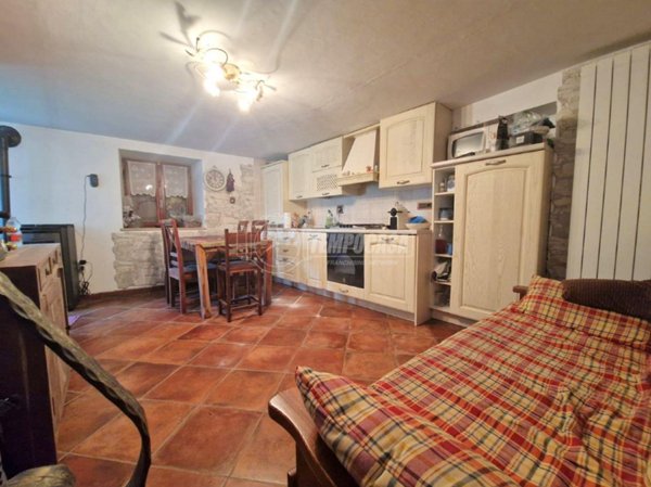 appartamento in vendita a Chiomonte in zona Frais