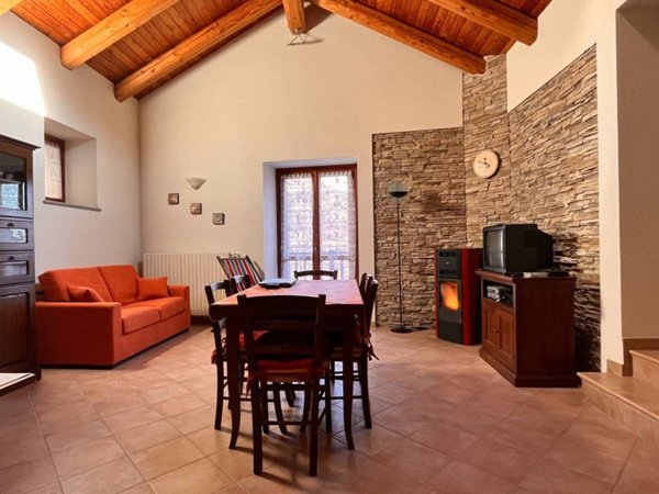 casa indipendente in vendita a Chiomonte