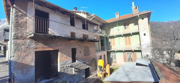 casa indipendente in vendita a Chiomonte