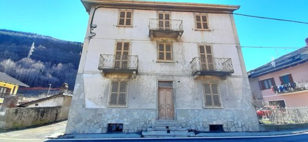 casa indipendente in vendita a Chiomonte