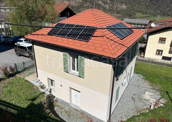 casa indipendente in vendita a Chiomonte in zona Frais