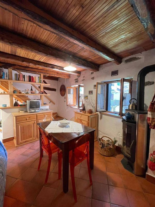 casa indipendente in vendita a Chiomonte in zona Frais