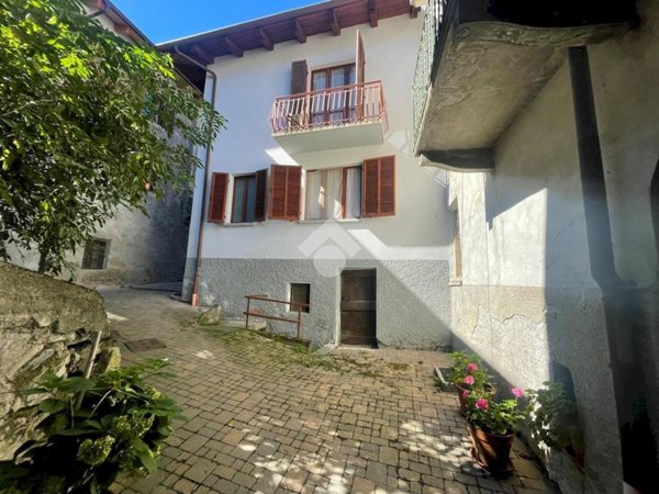 casa semindipendente in vendita a Chiomonte