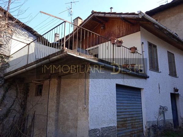 casa indipendente in vendita a Chiomonte