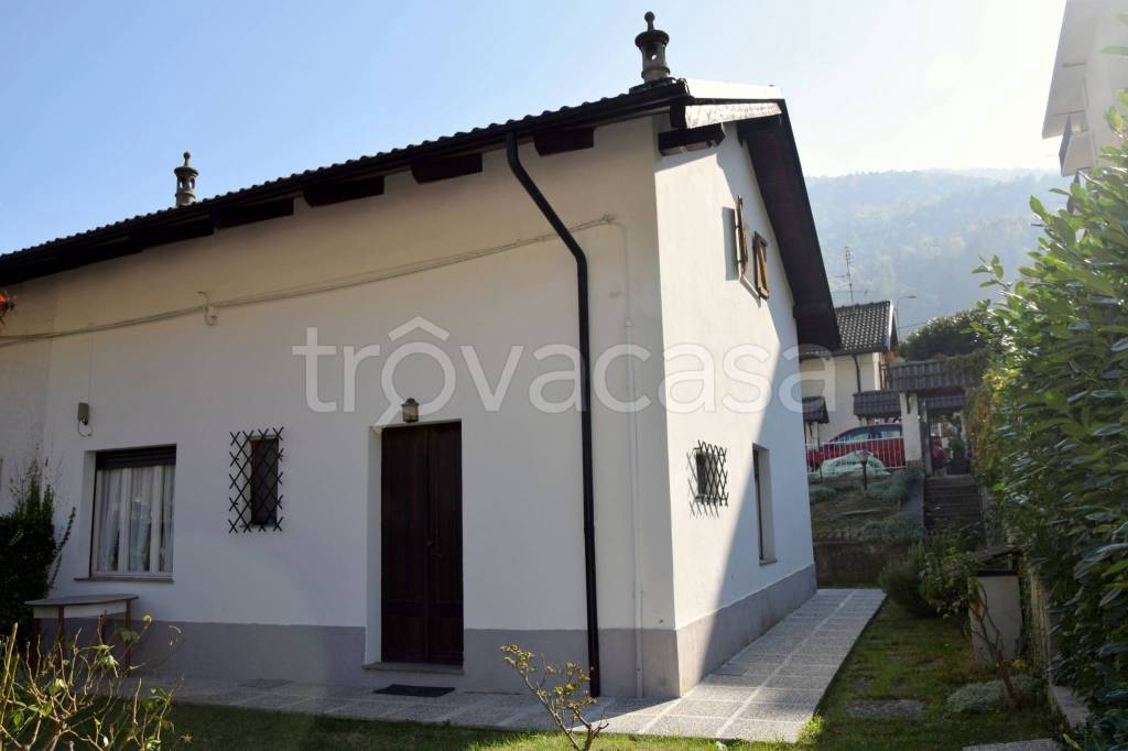 casa indipendente in vendita a Chiomonte in zona Frais