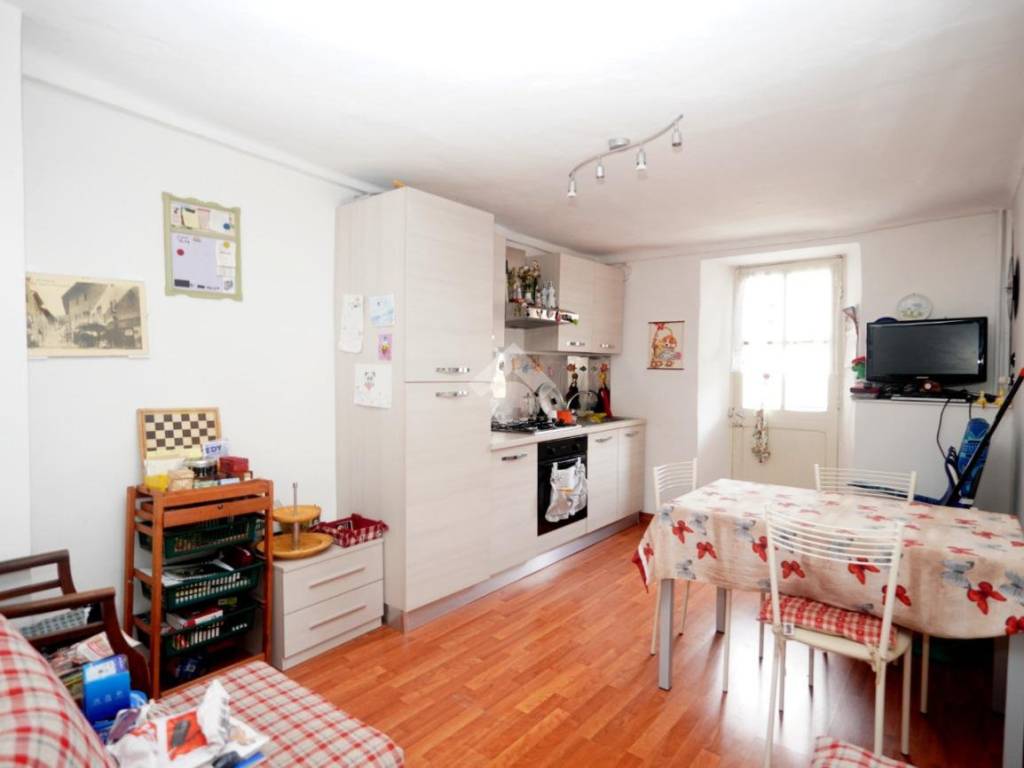 intera palazzina in vendita a Chiomonte