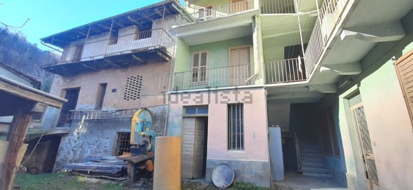 casa indipendente in vendita a Chiomonte