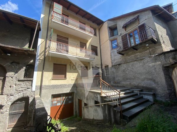 casa semindipendente in vendita a Chiomonte