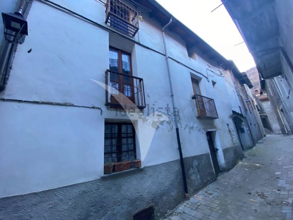 casa indipendente in vendita a Chiomonte
