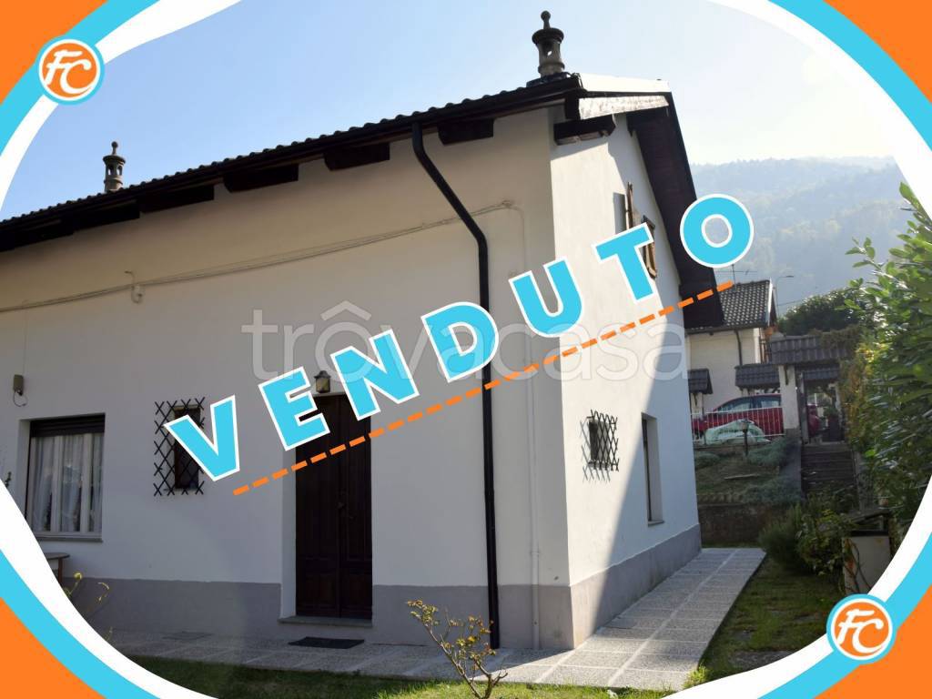 casa indipendente in vendita a Chiomonte in zona Frais