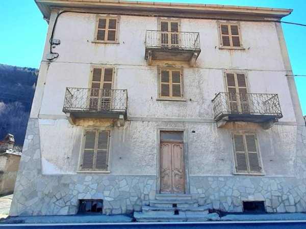 casa indipendente in vendita a Chiomonte