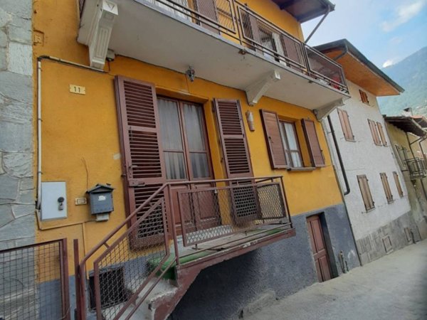 casa indipendente in vendita a Chiomonte