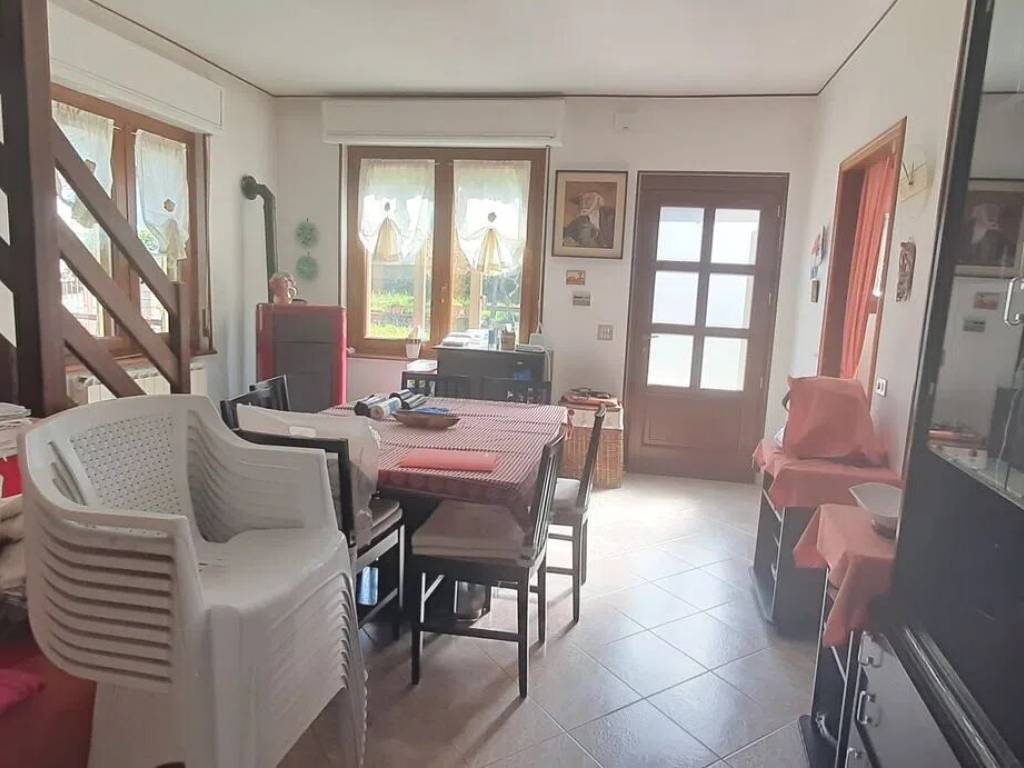 casa indipendente in vendita a Chiomonte