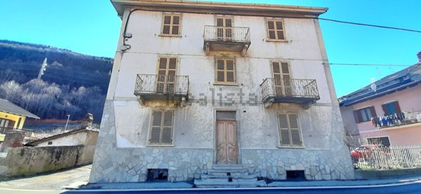 casa indipendente in vendita a Chiomonte