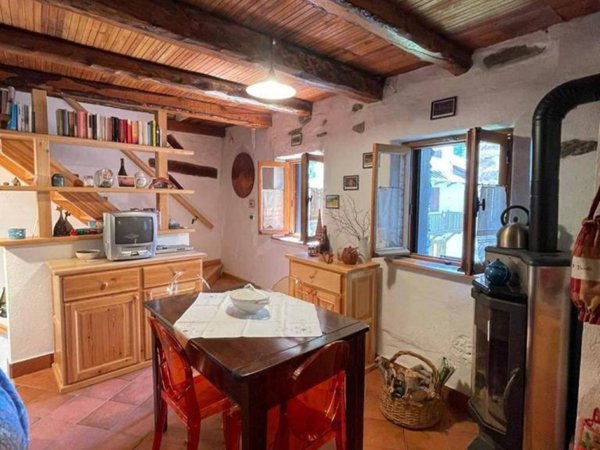 casa indipendente in vendita a Chiomonte in zona Frais