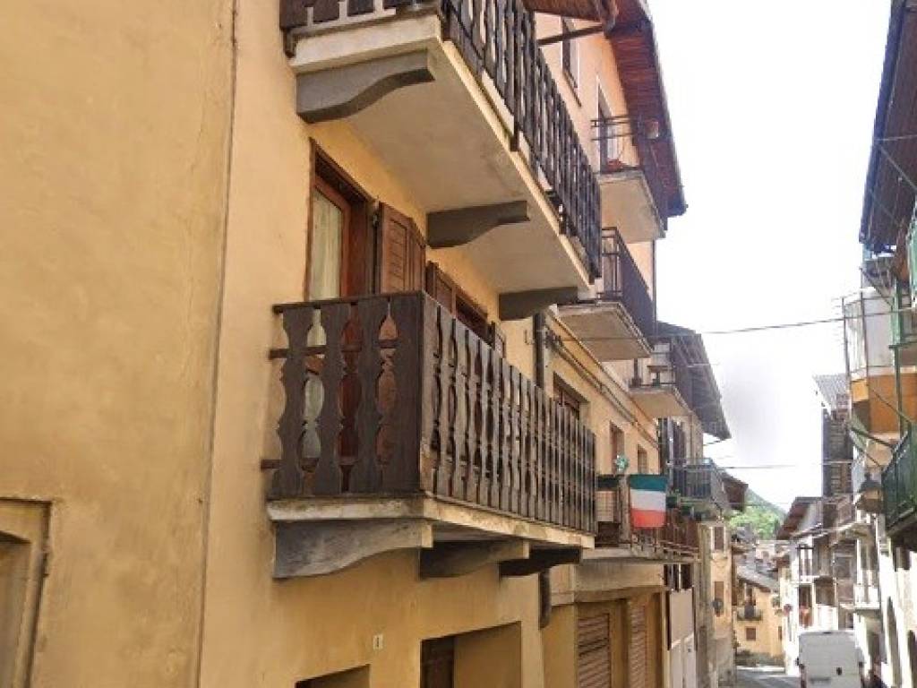 intera palazzina in vendita a Chiomonte