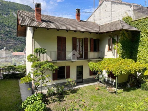 casa indipendente in vendita a Chiomonte