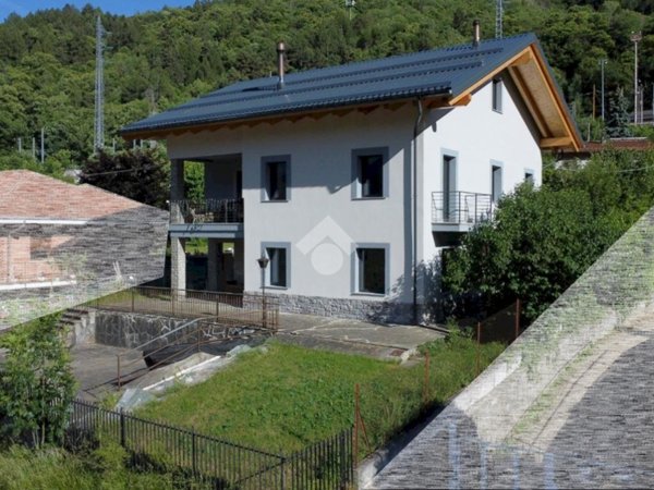 casa indipendente in vendita a Chiomonte