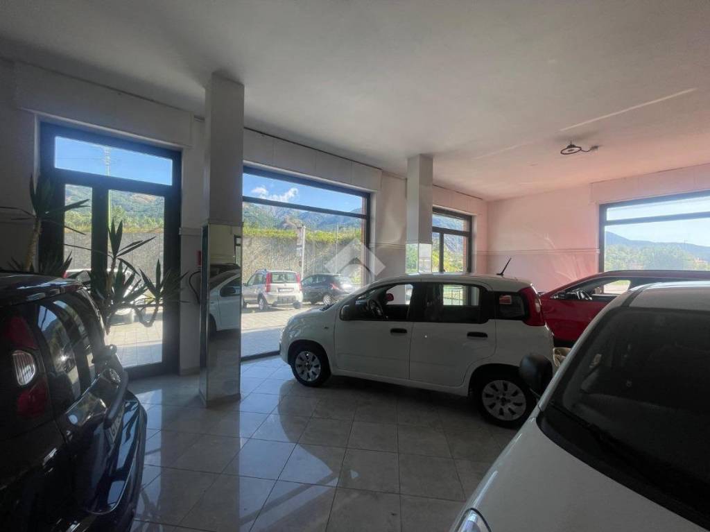 negozio in vendita a Chiusa di San Michele